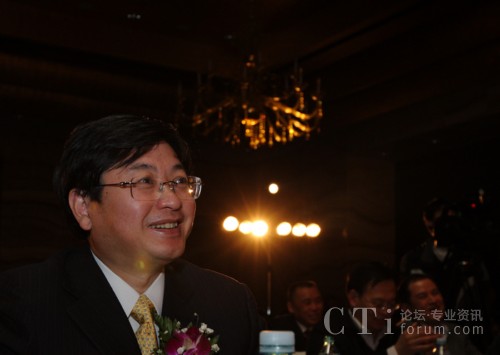  (t��ng)��114�T�������E������񿂽�(j��ng)��¶���_(k��i)�ĵ�΢Ц