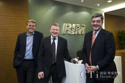 RIM��˾��̫�^(q��)�߼�(j��)������Urpo Karjalainen���� (�D��) �� RIM�Ї�(gu��)�^(q��)�����x��(gu��)����� (�D��) �� ��RIM�Ї�(gu��)�^(q��)�N(xi��o)�۸����ü恆̫�^(q��)���ϠI(y��ng)�N(xi��o)������Alex Lambeek���� (�D��)