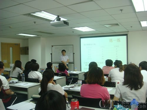 ���{���h�ɹ����A���y�пͷ����Č�ʩ������Ӗ(x��n)